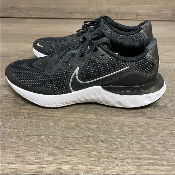 Nike | Renew Run Black White Running Sneaker 7 & 8 - Picture 7 of 11